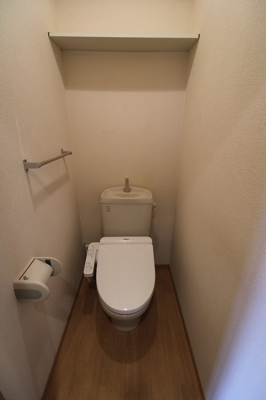 トイレ　※同物件、別部屋の写真です。