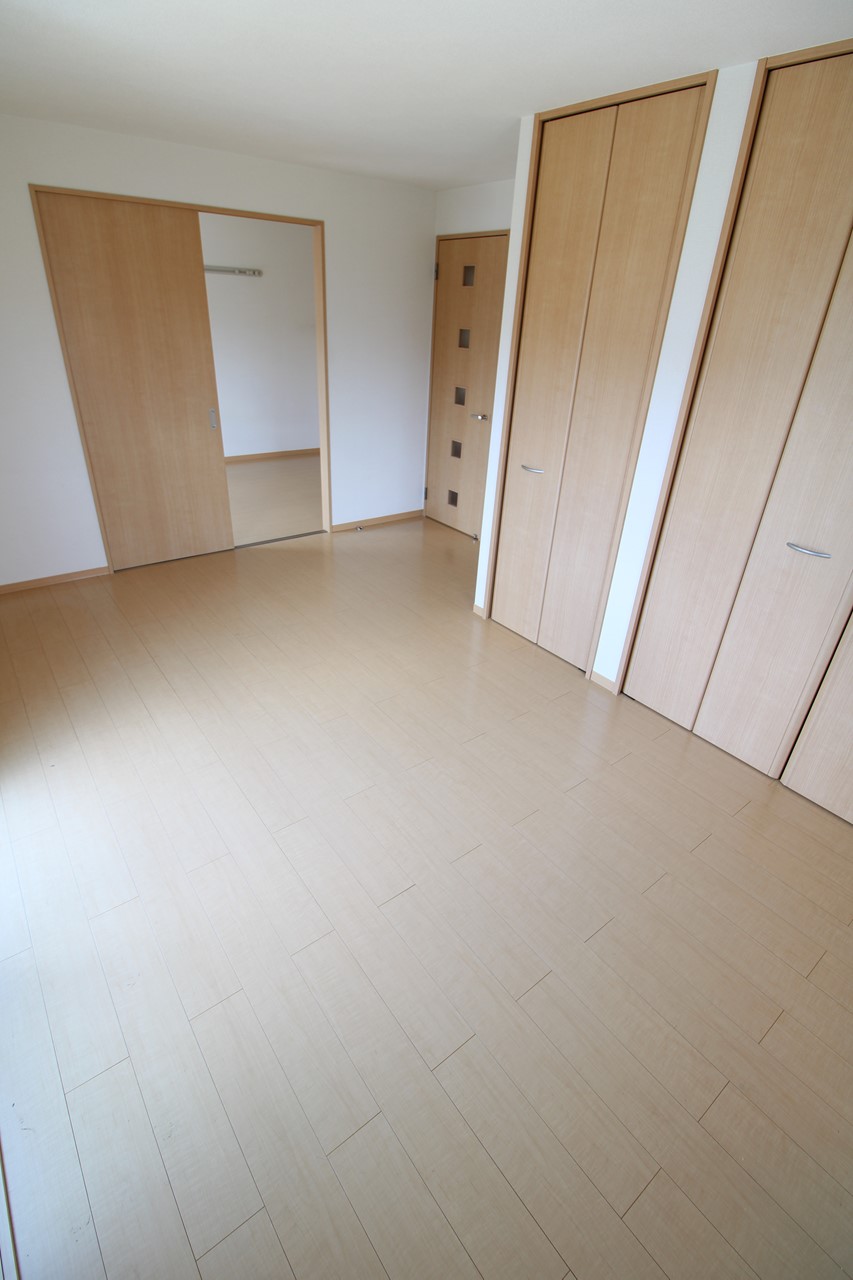 居室・リビング　※同物件、別部屋の写真です。