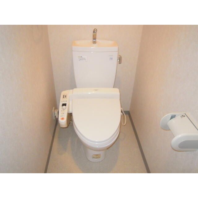 トイレ　クオリア小石川　文京区小石川2