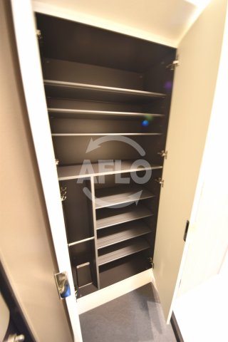 その他　プレサンスOSAKA DOMECITYスクエア　下駄箱