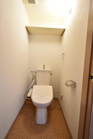 トイレ　温水洗浄便座