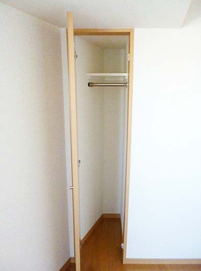 収納　★ハンガーラック付き、上部収納も有り★