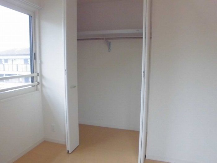 収納　収納3箇所で荷物がたっぷり入ります