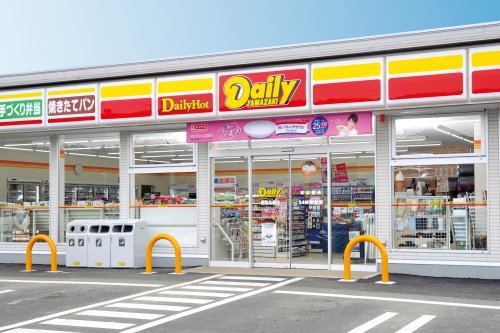 コンビニ　ニューヤマザキデイリーストア くにじま駅前店（コンビニ）まで993m