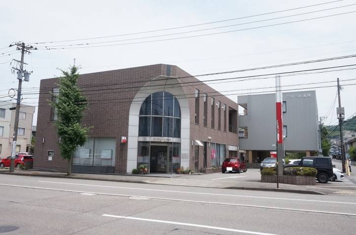 銀行　金沢信用金庫（銀行）まで428m