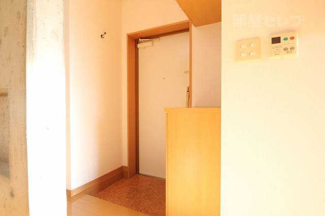 玄関　※３０１号室参照