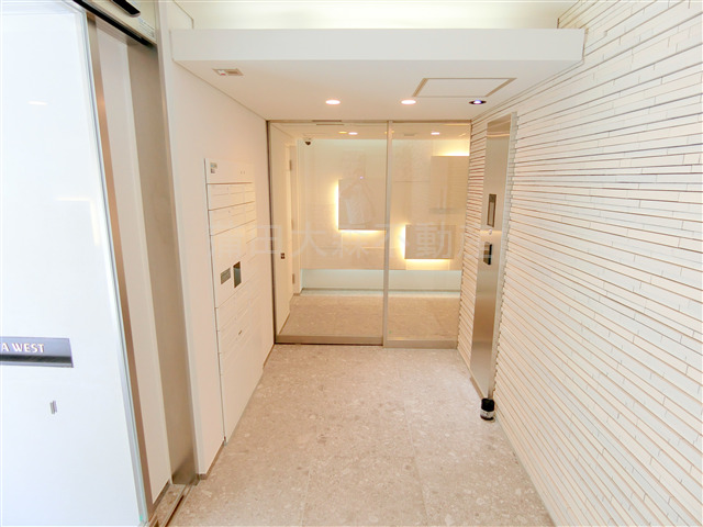 エントランス　防犯カメラTVモニター付オートロック宅配BOXメールBOX管