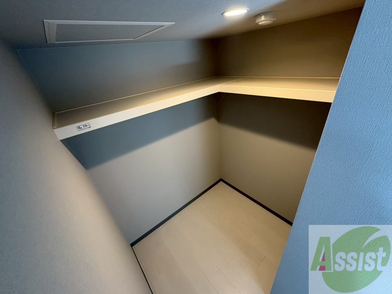 収納　クローゼットは奥行きもあり、荷物が多い方でも安心です。