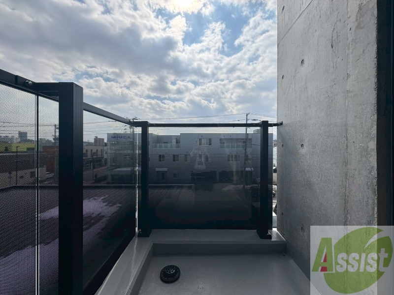 バルコニー　バルコニーが付いていますので一息ついてみてはいかがですか。