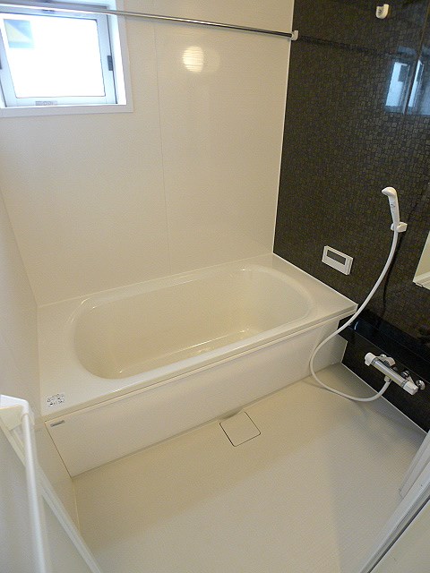 バス・シャワールーム　追い焚き機能付きバス