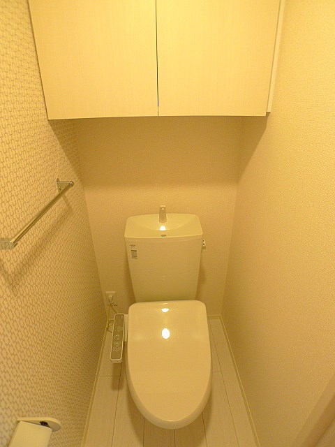 トイレ　温水洗浄便座