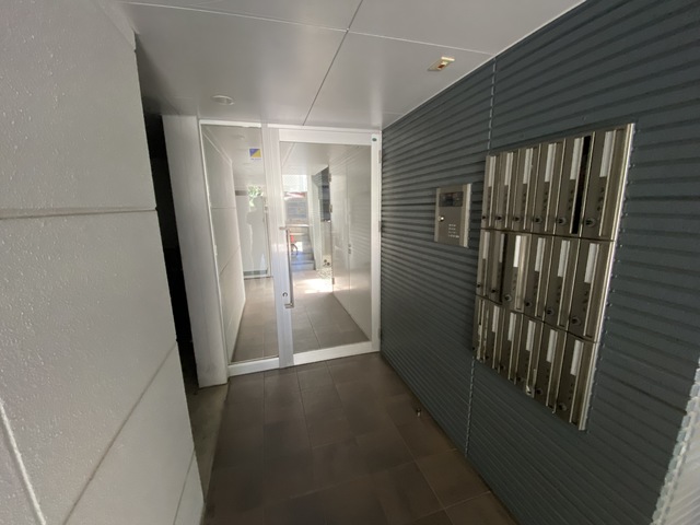 エントランス　安心のオートロック付