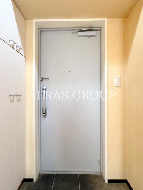 玄関　同仕様別部屋