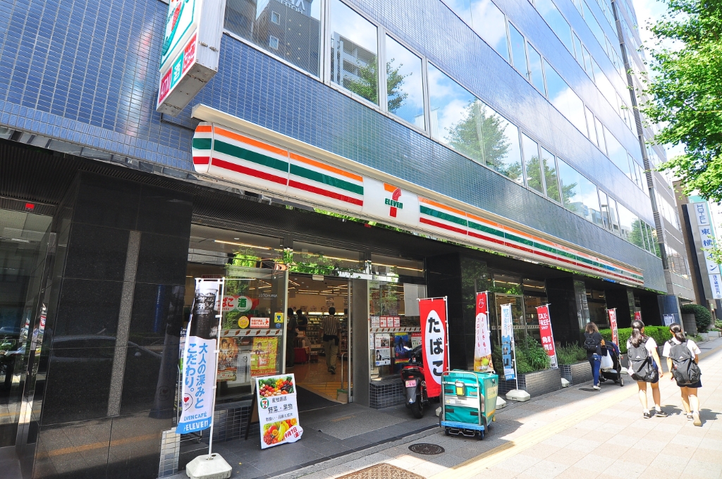 コンビニ　セブンイレブン 台東駒形1丁目店（コンビニ）まで686m