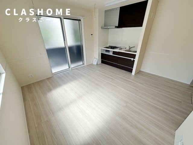 居室・リビング　同物件の別部屋になります。