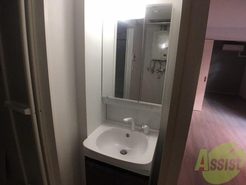 洗面設備　シャンプードレッサーで身支度もラクラクです！