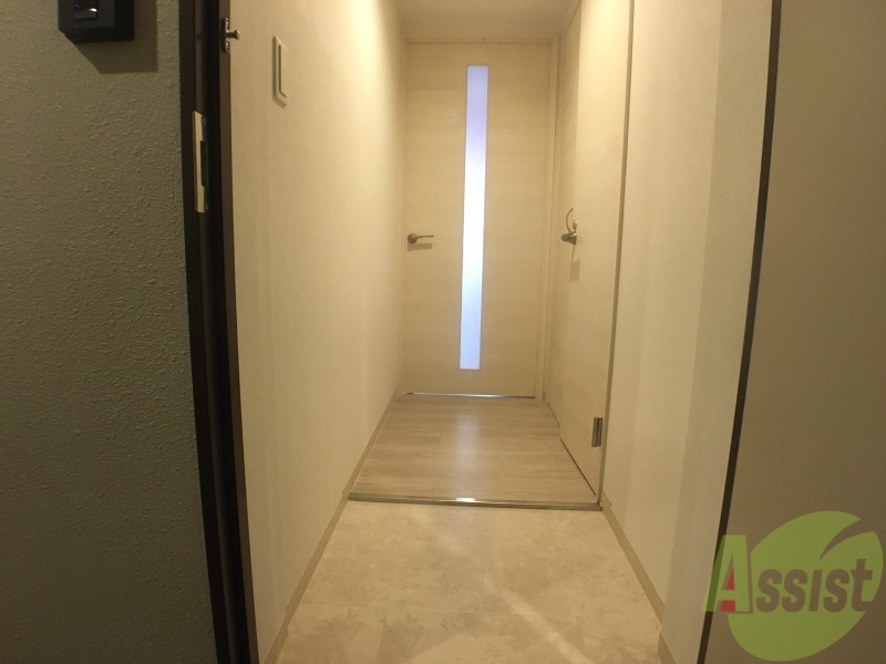 玄関　玄関の様子です。明るい印象ですね。気分もあがりそう。