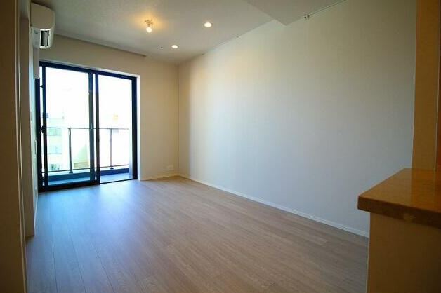 居室・リビング　※別部屋の参考写真です。