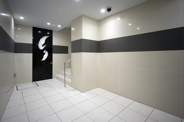 エントランス　エントランスホール☆外出時に便利な宅配ボックス完備！