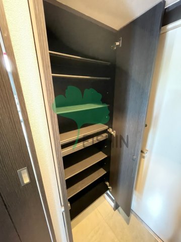 玄関　下駄箱もしっかりついてます！