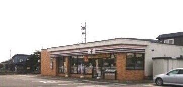 コンビニ　セブンイレブン深川東店（コンビニ）まで750m