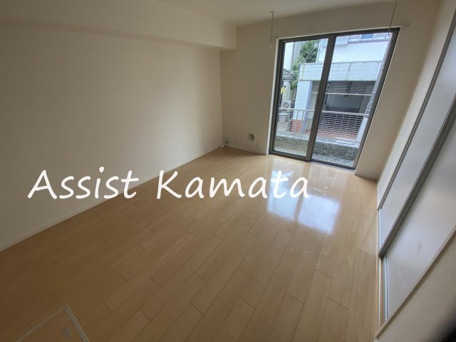 居室・リビング　写真は同タイプの別号室です