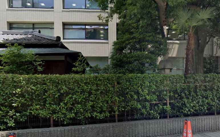 コンビニ　セブンイレブン（コンビニ）まで1670m