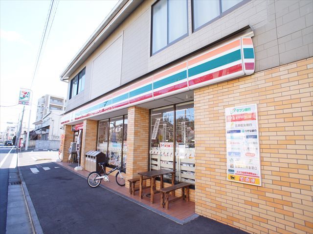 コンビニ　セブンイレブン練馬石神井町8丁目店（コンビニ）まで330m