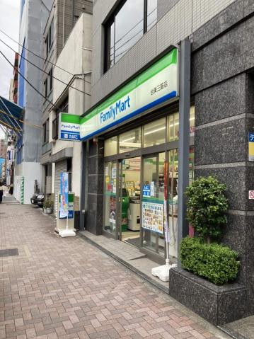 コンビニ　ファミリーマート（コンビニ）まで580m