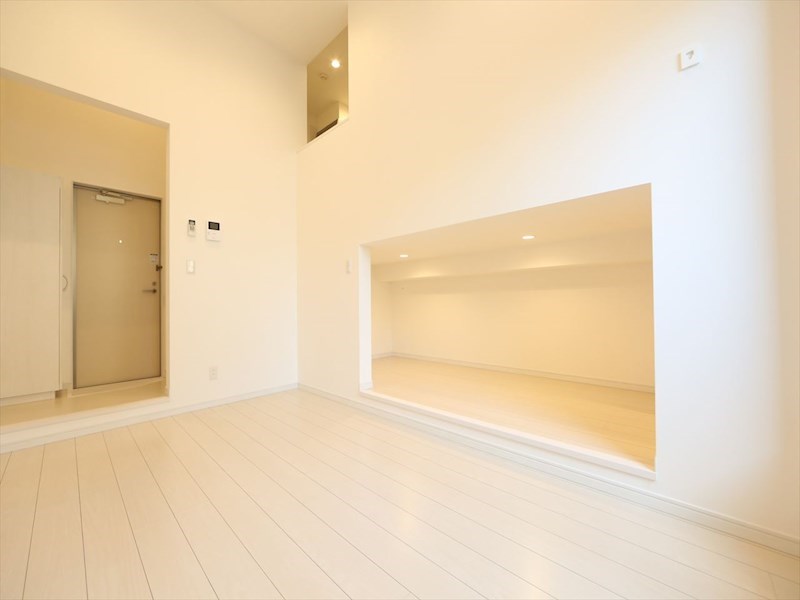 居室・リビング　洋室6帖　アンダーロフト4.9帖（収納にも寝室にも使えます）