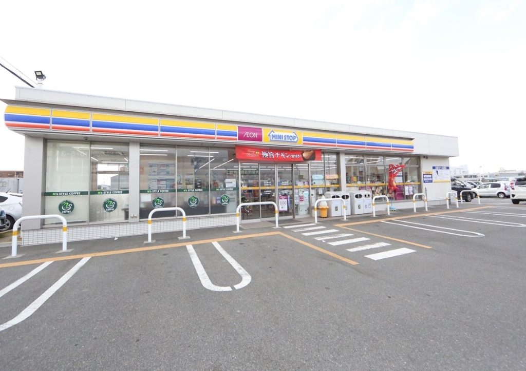 コンビニ　ミニストップ 名古屋新川店（コンビニ）（コンビニ）まで320m
