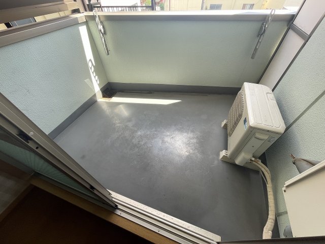 バルコニー　開放的で明るい空間を演出してくれるバルコニーです