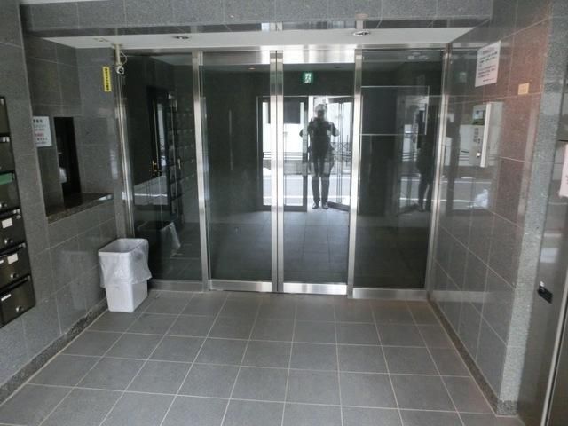 その他設備　オートロック付きのエントランス