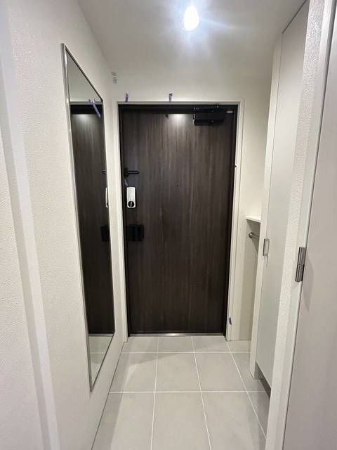 玄関　■モニタ付インターホン■ディンプルキー■2重鍵■ダウンライト