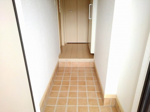 玄関　1号室の写真です。