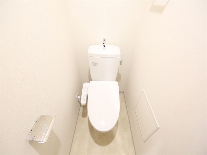 トイレ　温水洗浄暖房便座付トイレ