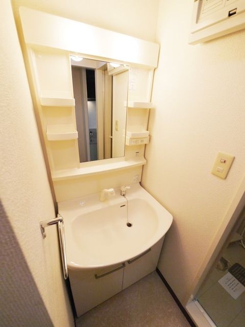 洗面設備　同物件別部屋写真