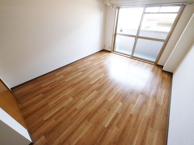 居室・リビング　同物件別部屋写真