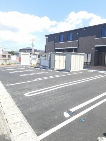 駐車場　駐車場に車を止められます