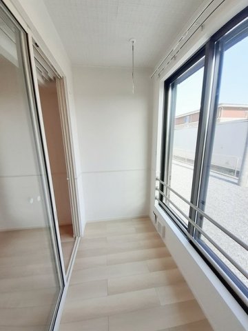 バルコニー　バルコニーがあります