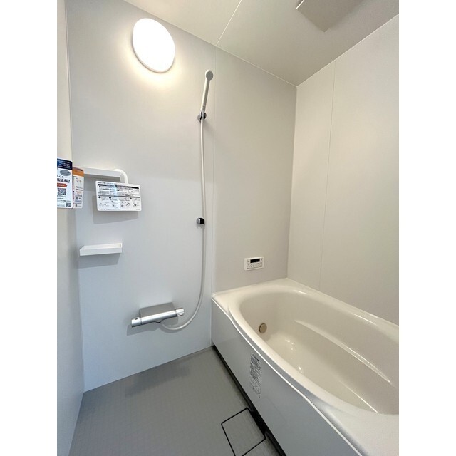 バス・シャワールーム　温度調節がカンタンなシングルレバー♪