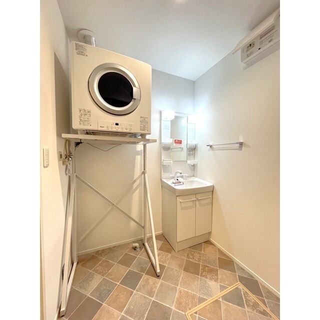 洗面設備　嬉しい洗濯乾燥機完備！