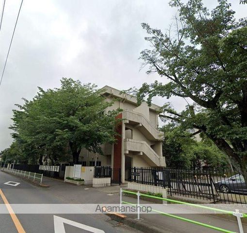 小学校　武蔵村山市立雷塚小学校（小学校）まで718m