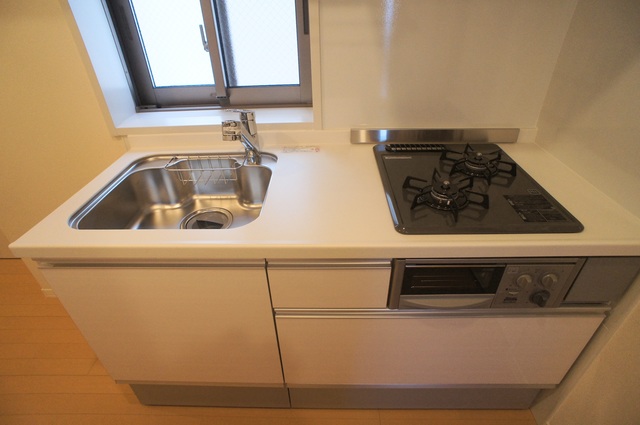 キッチン　お料理好きには嬉しい☆グリル付２口システムキッチン設置済♪