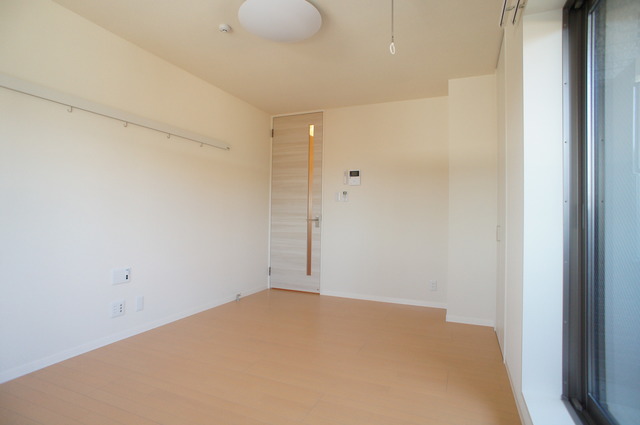 その他部屋・スペース　白を基調とした室内でお部屋を明るく演出してくれます！