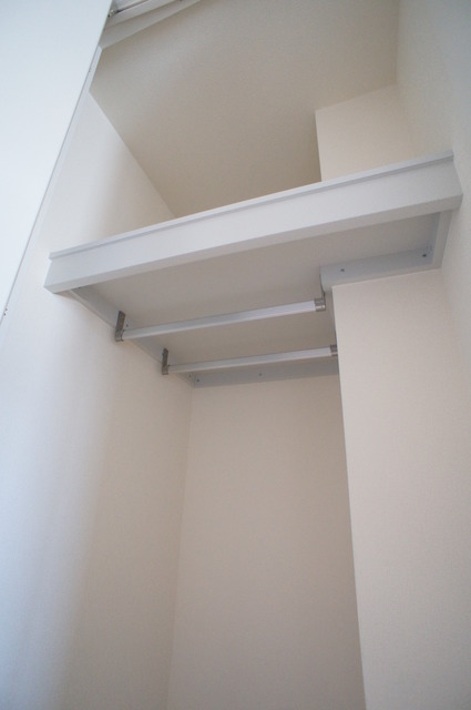 収納　ロングコート・ワンピースなど収納可能な縦長収納です！