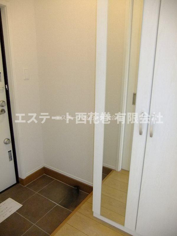 玄関　鏡付きシューズボックス