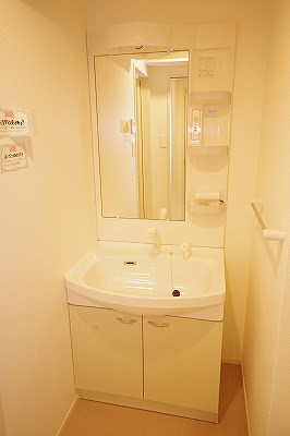 洗面設備　シャワー付洗面台