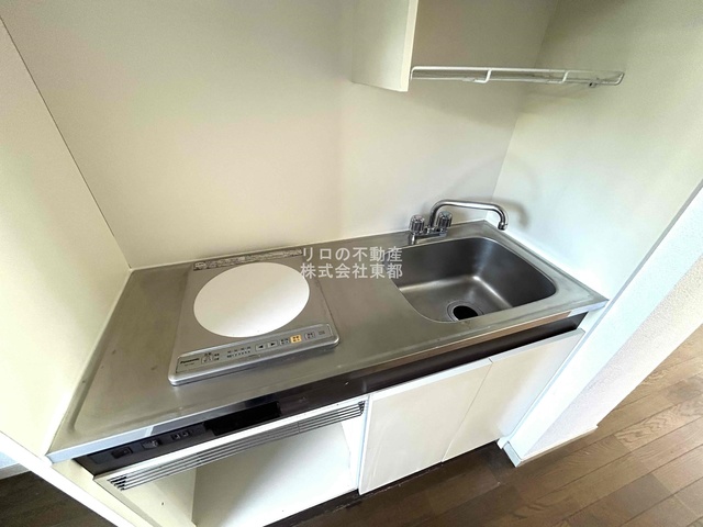 キッチン　ガスより火傷や火災のリスクが低いＩＨクッキングヒーター付！