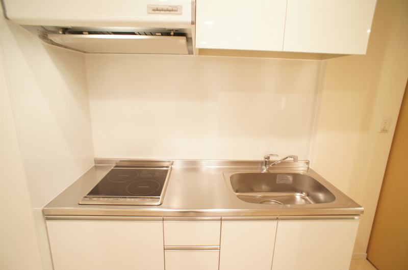 キッチン　コンパクトなキッチンで掃除もラクラク